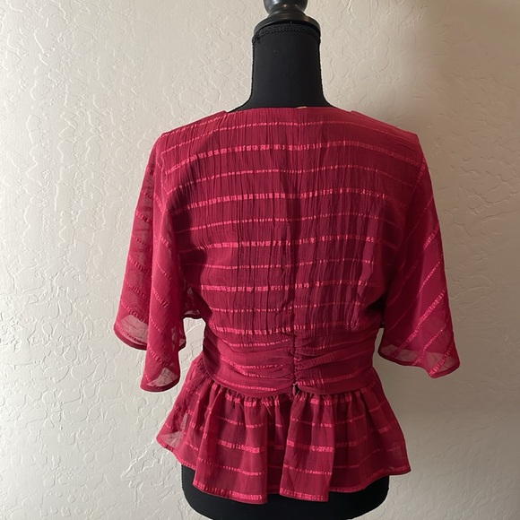 Burgundy top - Picture 3 of 5